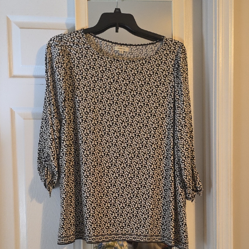 Max Studio Black and White Floral Blouse